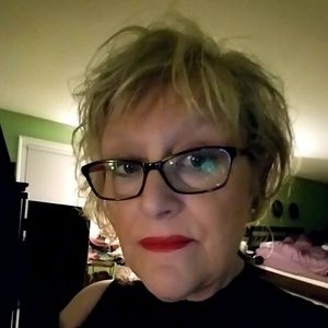 Meet your Posher, Peggy